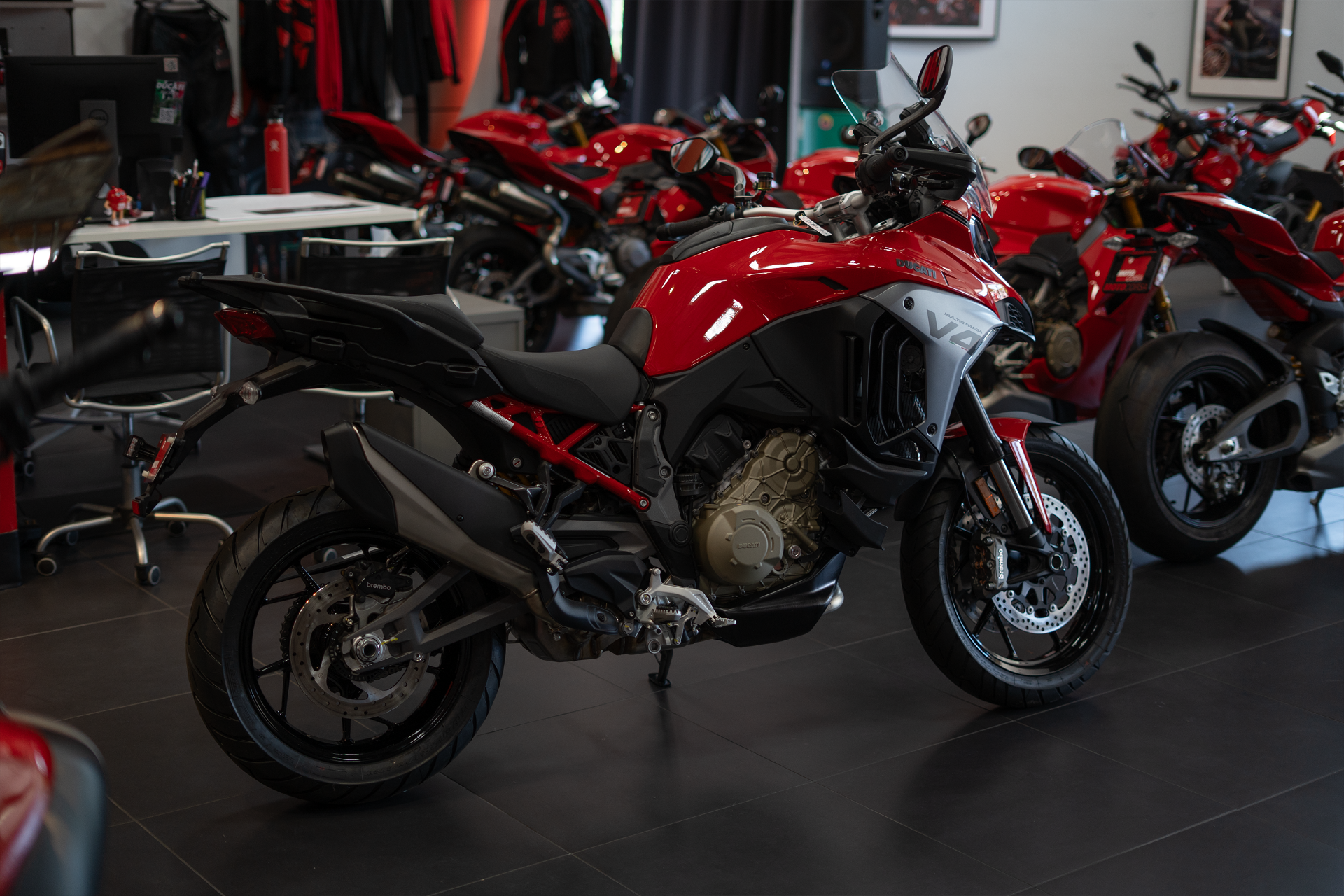 2025 Ducati Multistrada V4 in Portland, Oregon - Photo 9