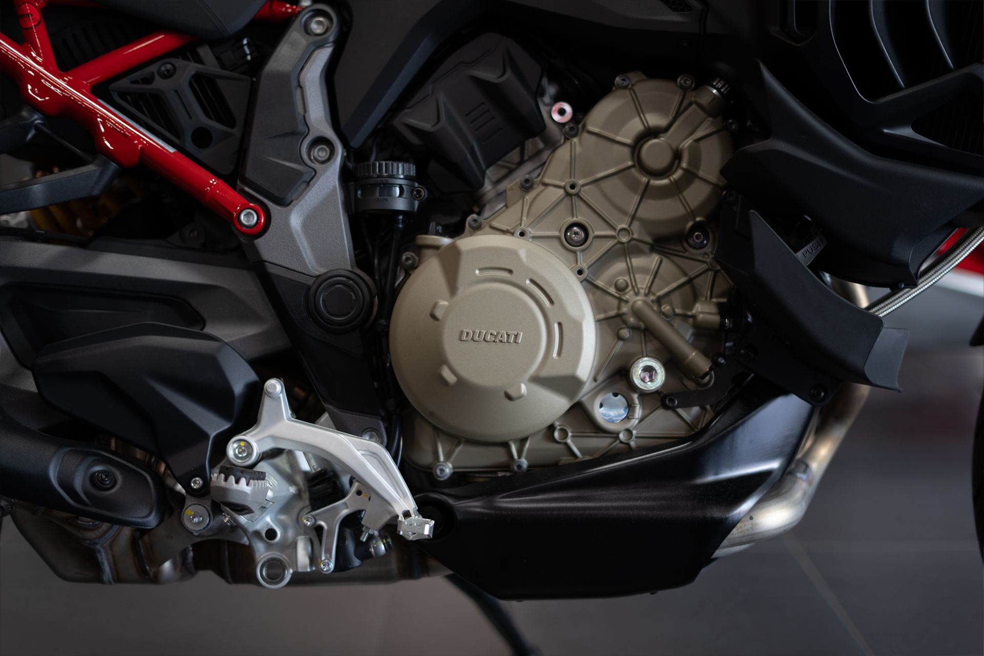 2025 Ducati Multistrada V4 in Portland, Oregon - Photo 5