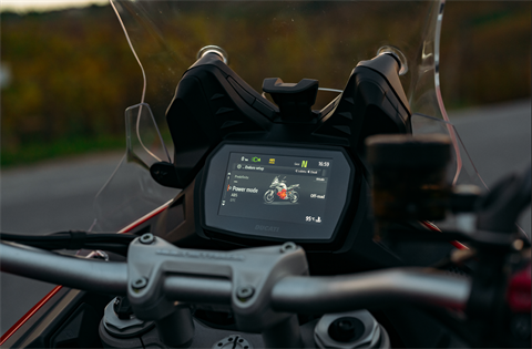2025 Ducati Multistrada V2 in Portland, Oregon - Photo 5
