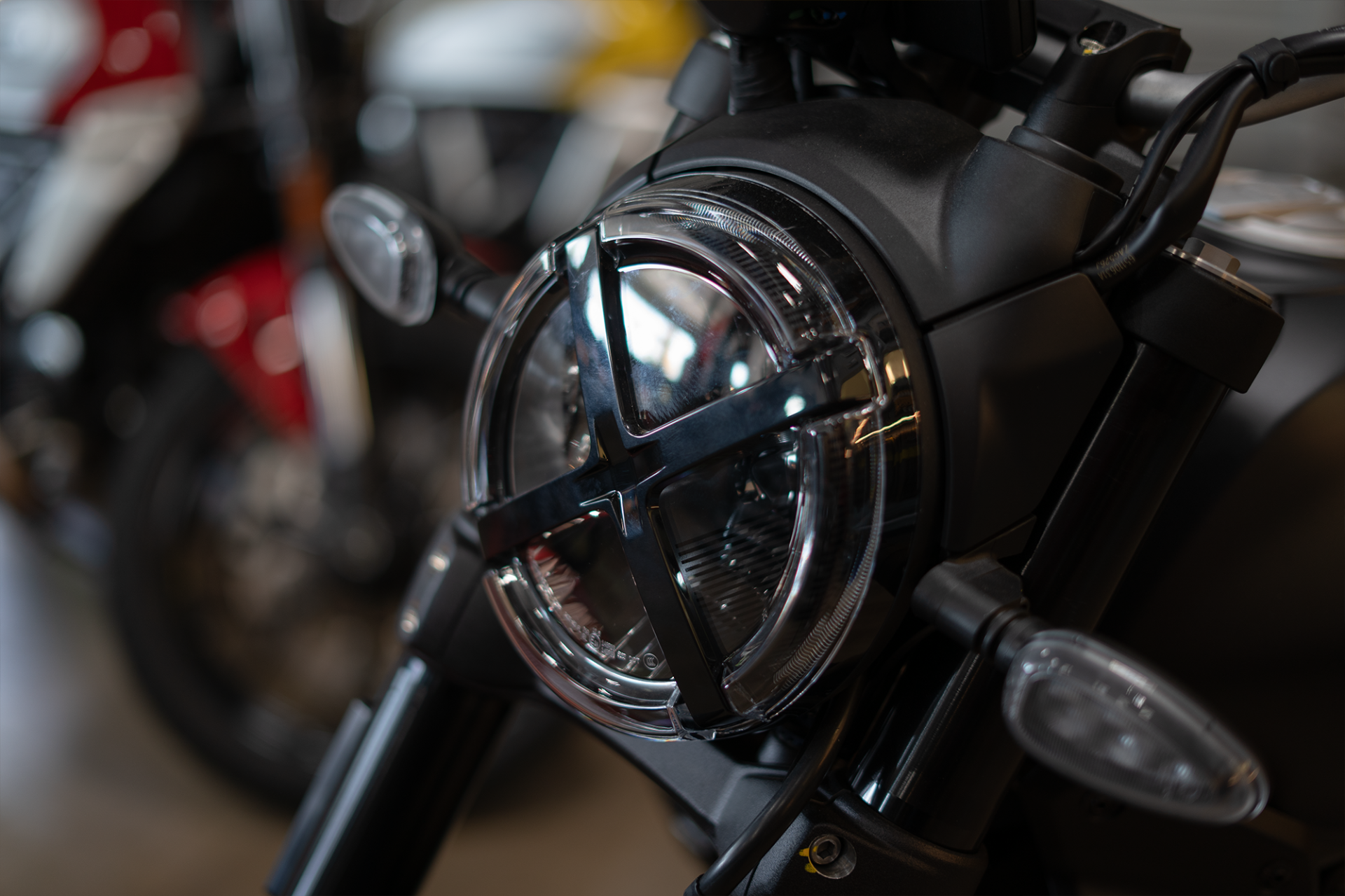 2025 Ducati Scrambler Icon Dark in Portland, Oregon - Photo 2