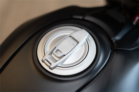 2025 Ducati Scrambler Icon Dark in Portland, Oregon - Photo 4