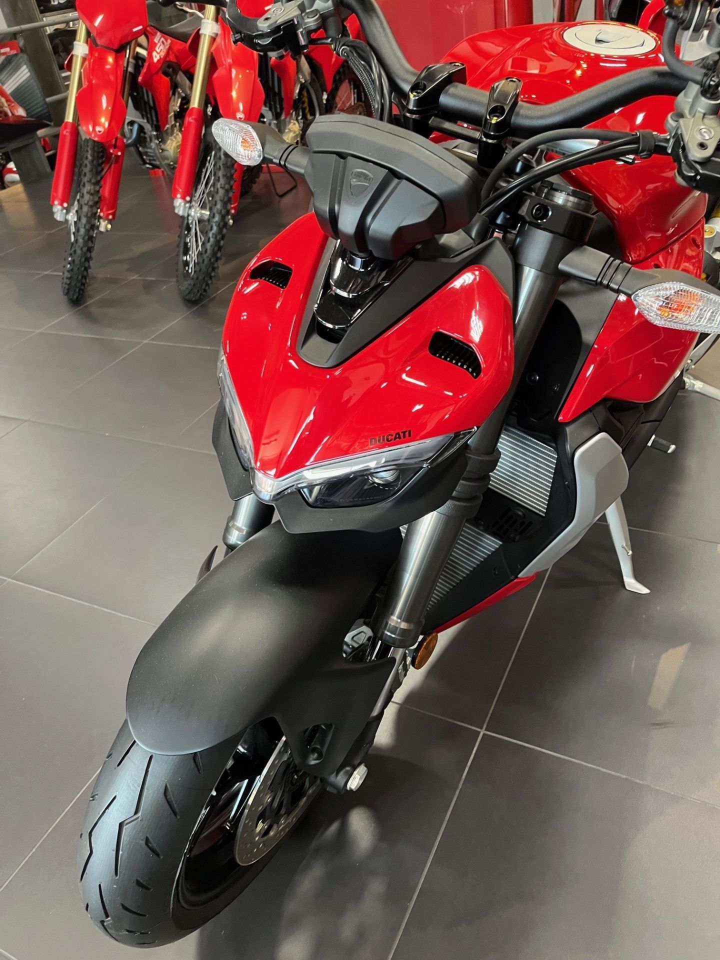 2025 Ducati Streetfighter V2 in Portland, Oregon - Photo 3