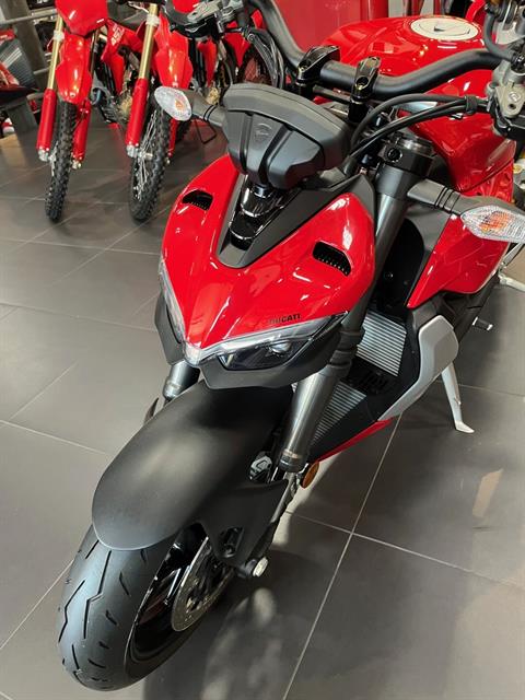 2025 Ducati Streetfighter V2 in Portland, Oregon - Photo 3