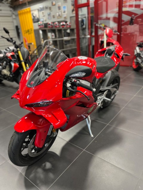 2026 Ducati Panigale V4 in Portland, Oregon - Photo 10