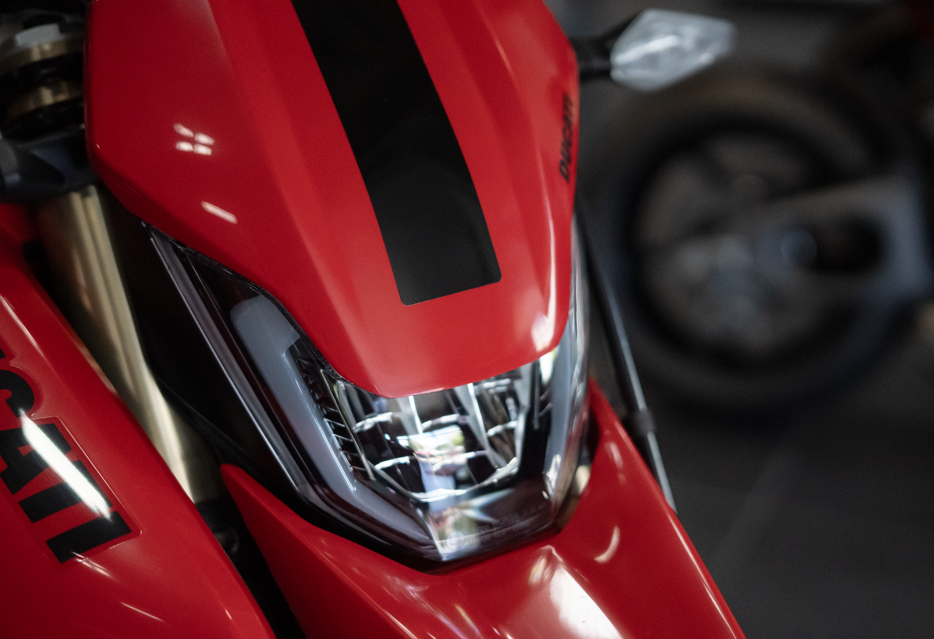 2025 Ducati Hypermotard 698 Mono in Portland, Oregon - Photo 12