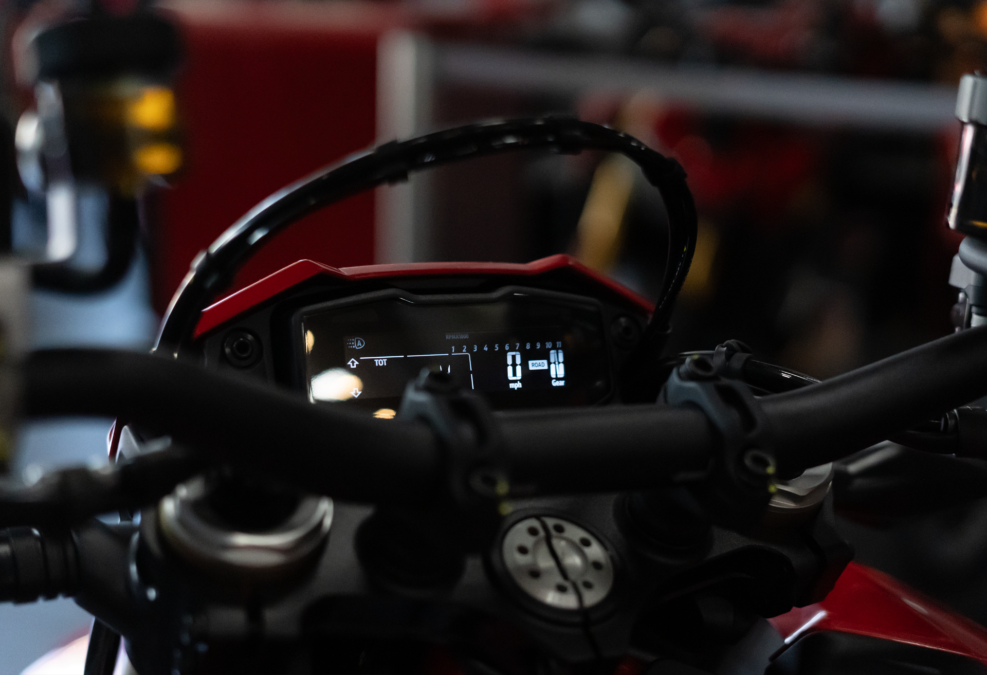 2025 Ducati Hypermotard 698 Mono in Portland, Oregon - Photo 10