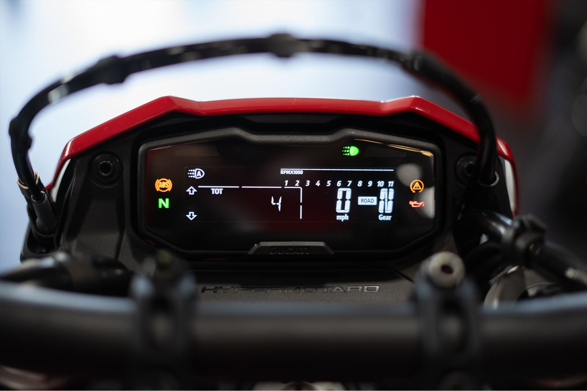 2025 Ducati Hypermotard 698 Mono in Portland, Oregon - Photo 3