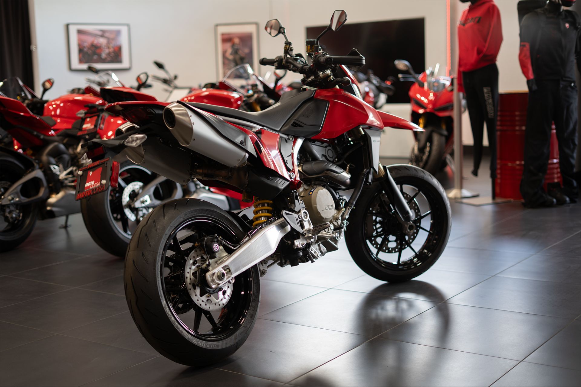 2025 Ducati Hypermotard 698 Mono in Portland, Oregon - Photo 9