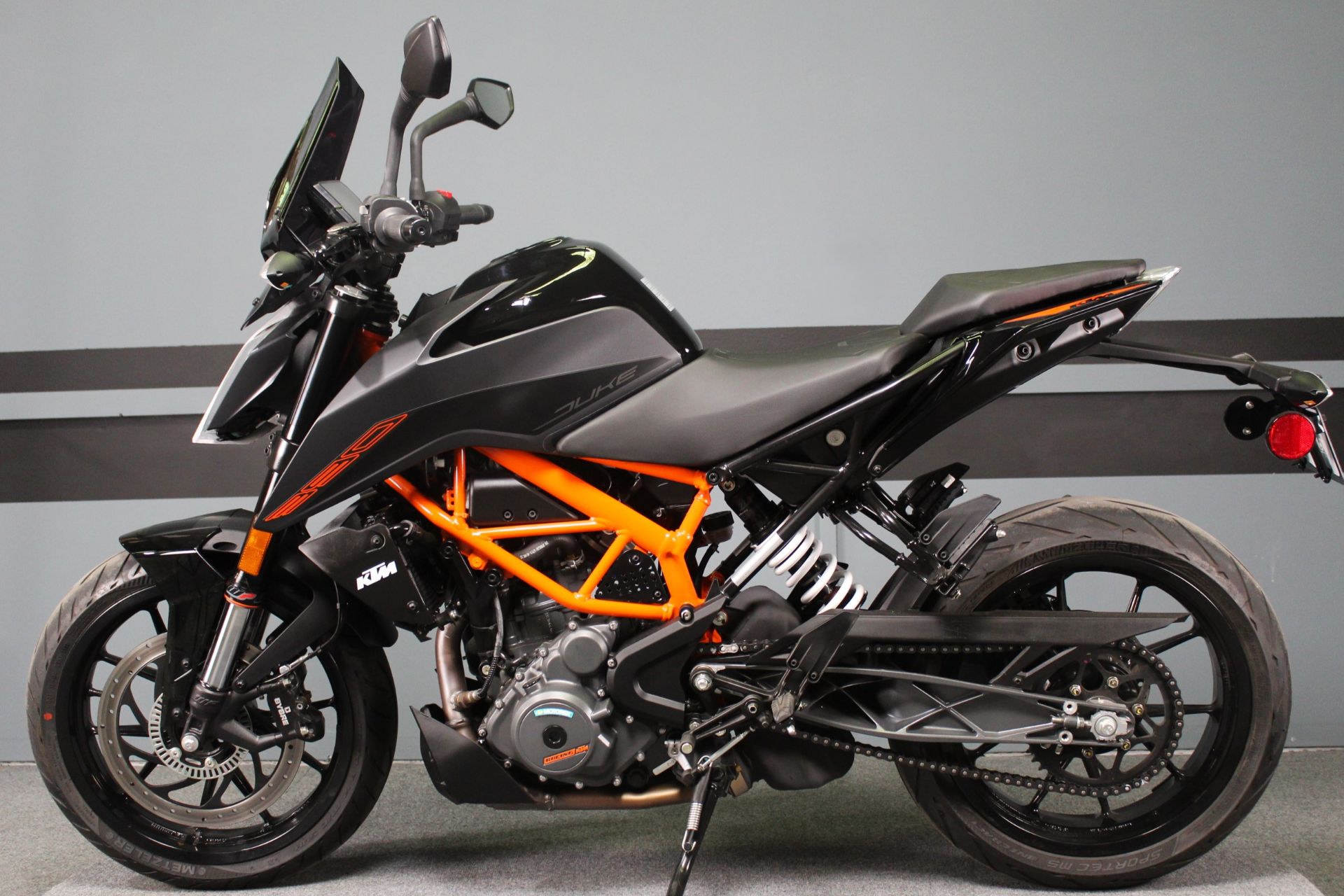 2023 KTM 390 Duke in Portland, Oregon - Photo 4
