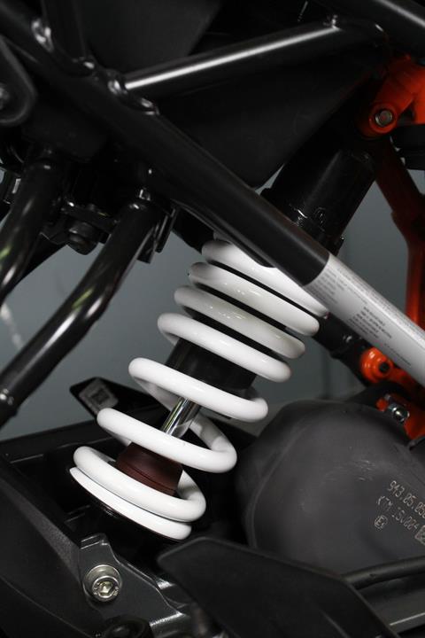 2023 KTM 390 Duke in Portland, Oregon - Photo 16