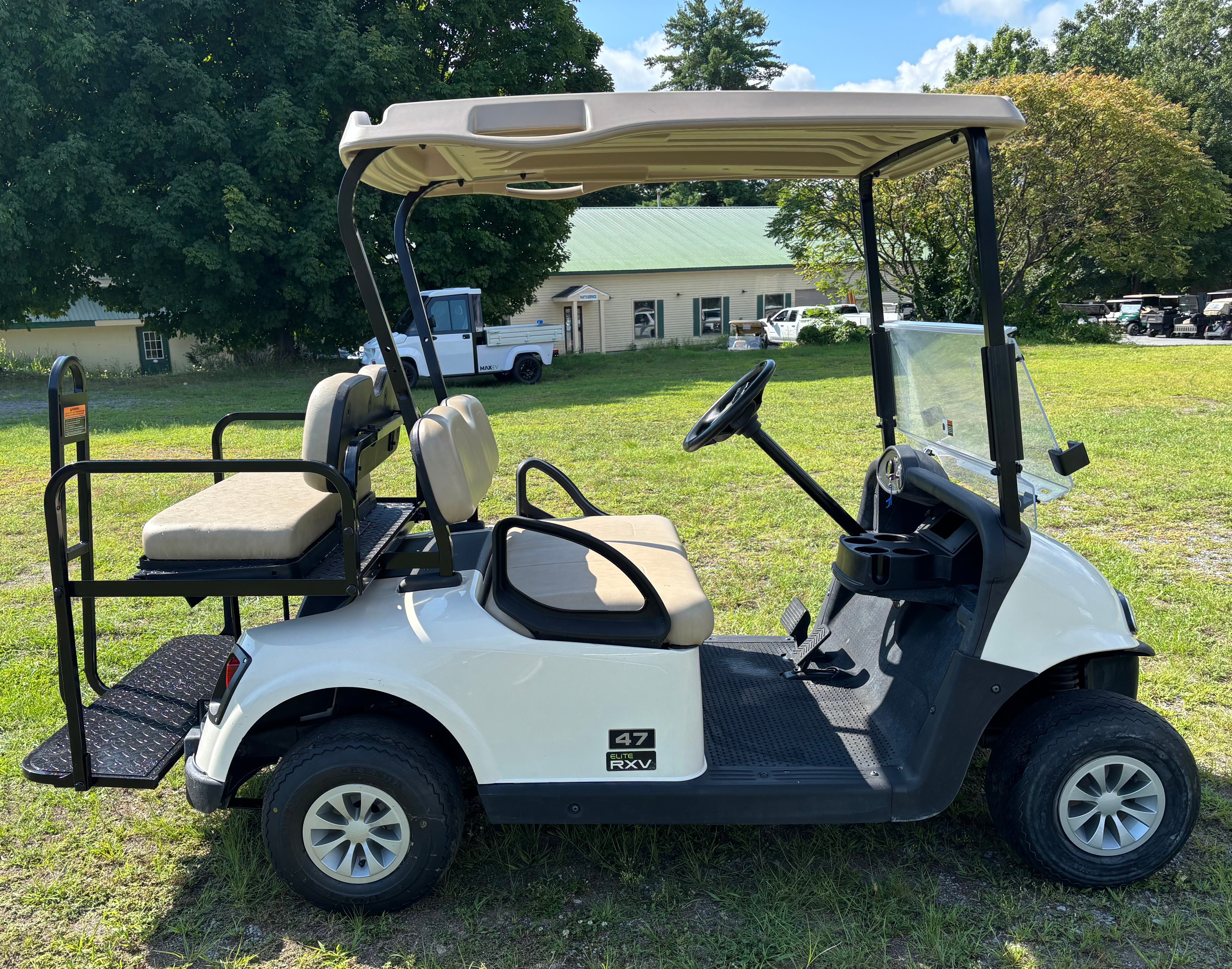 2019 EZGO RXV photo 3