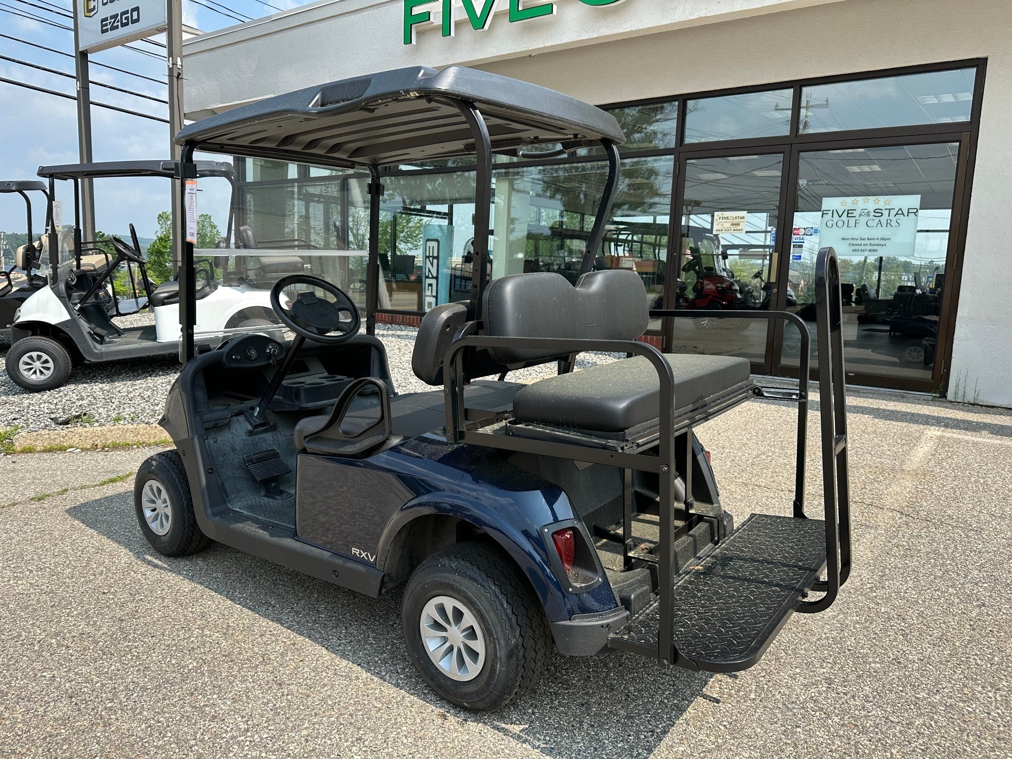 2019 EZGO RXV photo 3