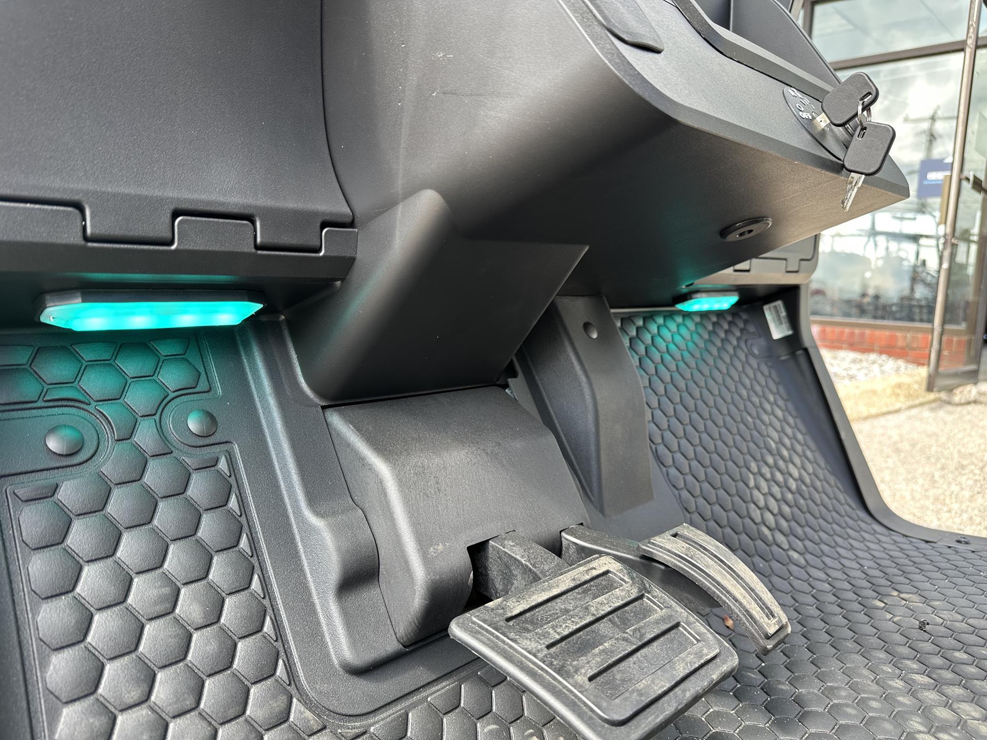 2026 E-Z-GO RXV 4 Summit XTL ELiTE Lithium in Laconia, New Hampshire - Photo 7