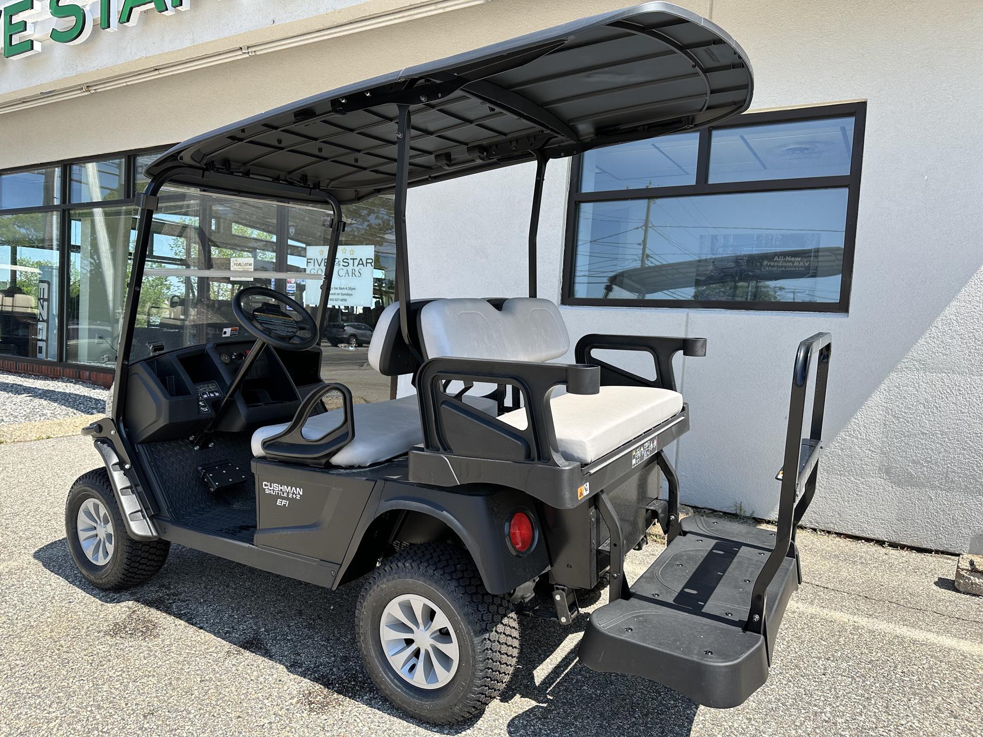 2025 Cushman Shuttle 2+2 EFI Gas in Laconia, New Hampshire - Photo 3