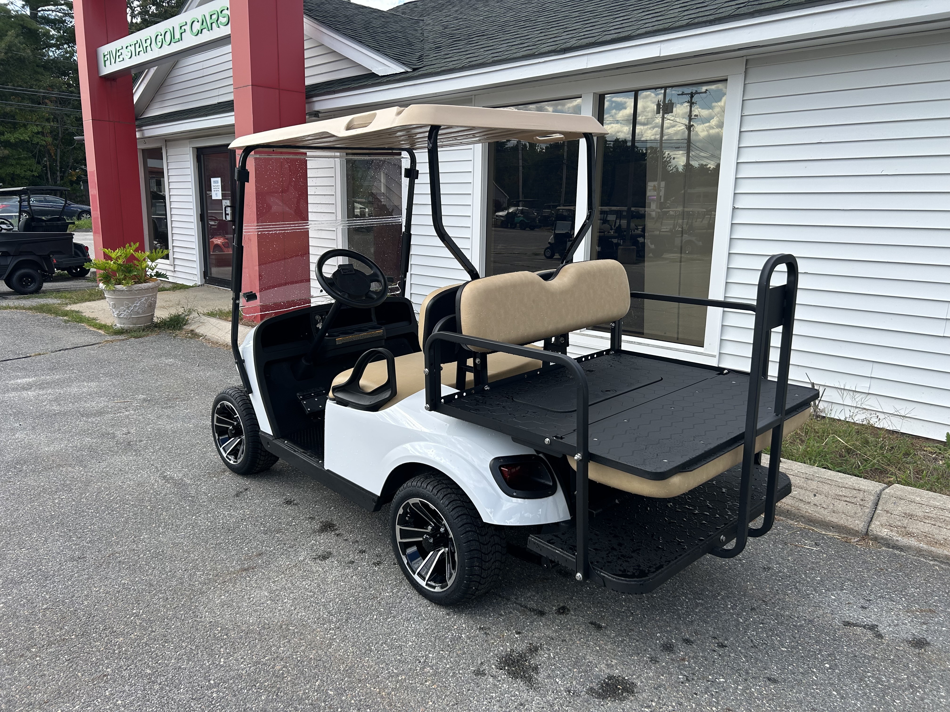2019 EZGO photo 5