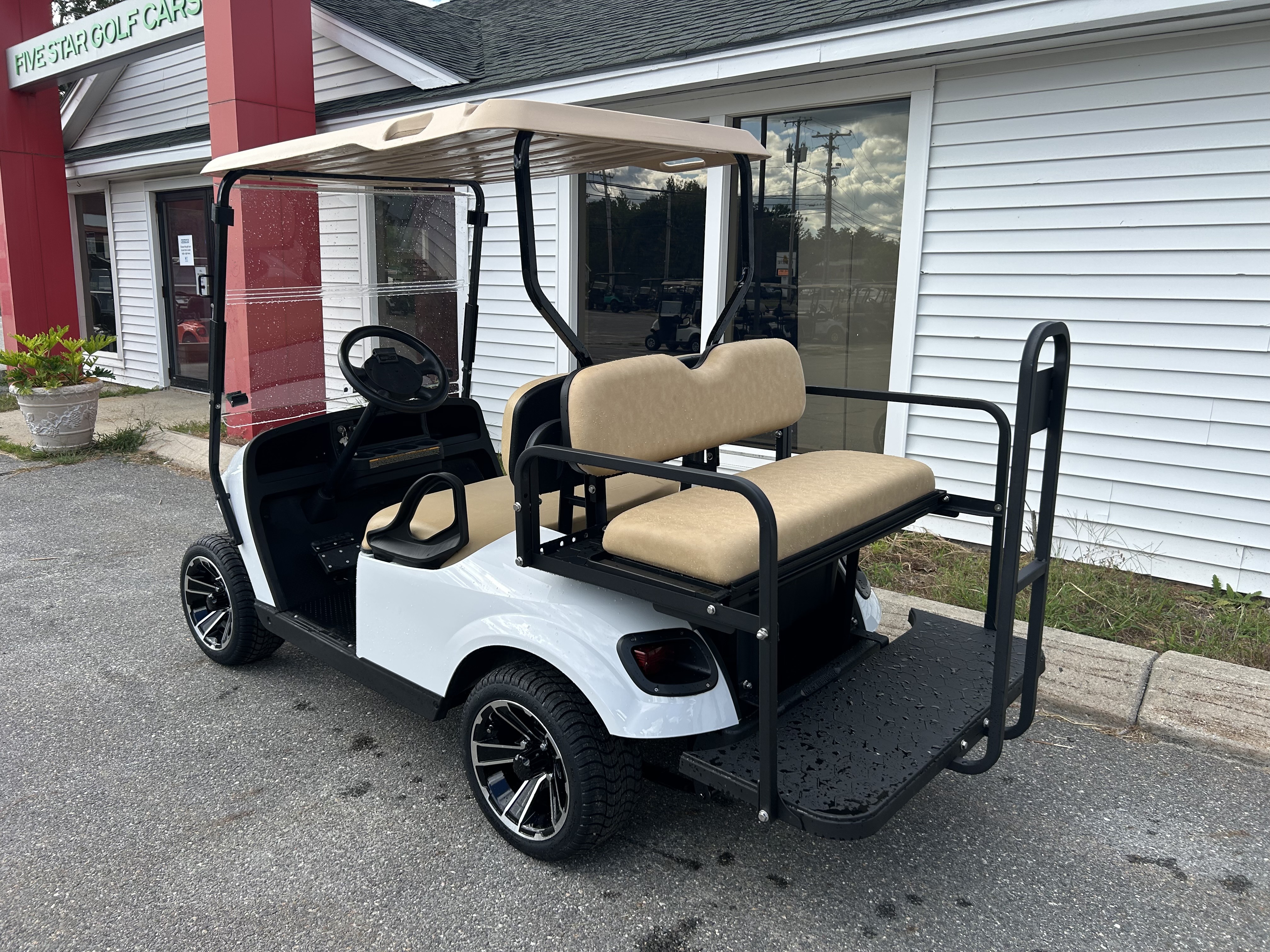 2019 EZGO photo 6