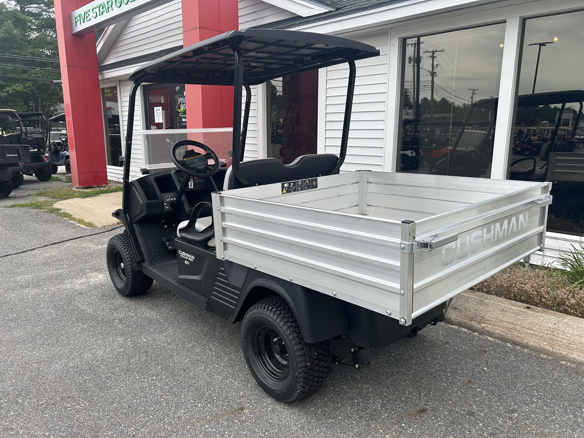 2025 Cushman Hauler 1200 EFI Gas in Windham, Maine - Photo 2