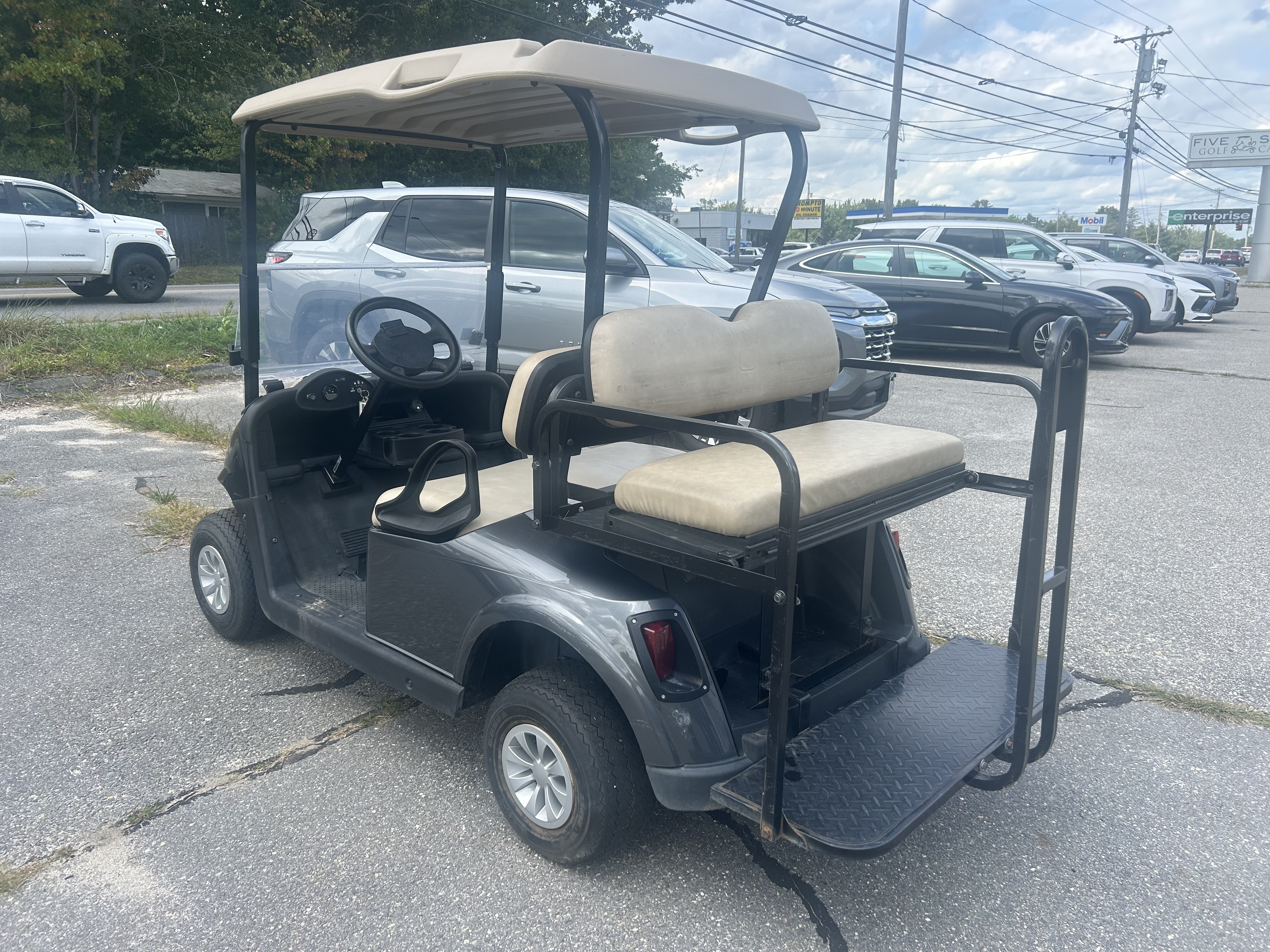 2019 EZGO photo 3