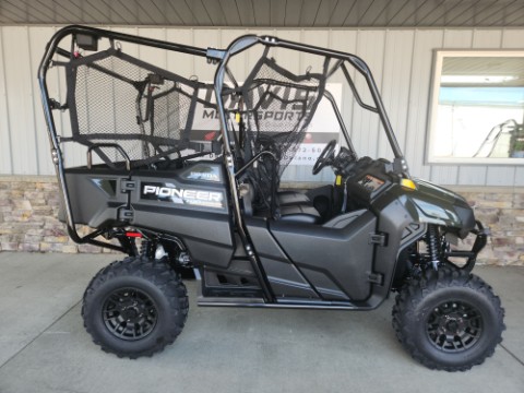 2026 Honda Pioneer 700-4 Deluxe — photo 1 of 16