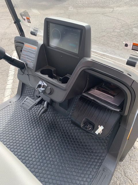 2026 E-Z-GO RXV 4 Summit XTL Elite Lithium — photo 9