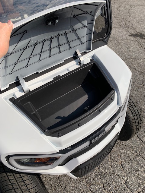 2027 E-Z-GO Liberty 4F XTL ELiTE Lithium Powertrain — photo 4