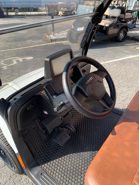 2027 E-Z-GO Liberty 4F XTL ELiTE Lithium Powertrain — photo 7