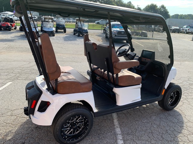 2027 E-Z-GO Liberty 4F XTL ELiTE Lithium Powertrain — photo 12