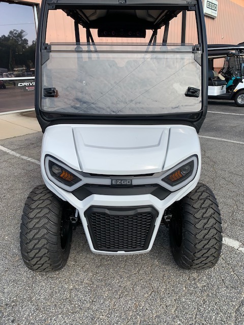 2027 E-Z-GO Liberty 4F XTL ELiTE Lithium Powertrain — photo 2