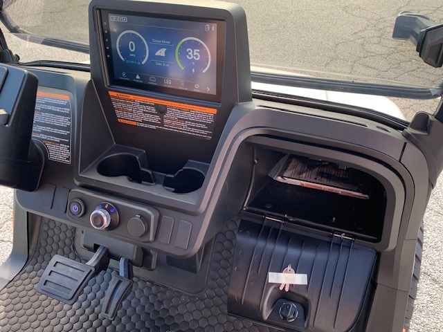 2027 E-Z-GO Liberty 4F XTL ELiTE Lithium Powertrain — photo 12