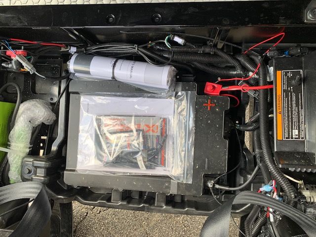 2026 E-Z-GO RXV 4 Touring STL Elite Lithium — photo 9
