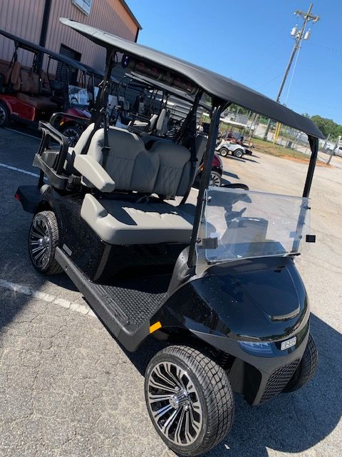 2026 E-Z-GO RXV 4 Touring STL Elite Lithium — photo 3