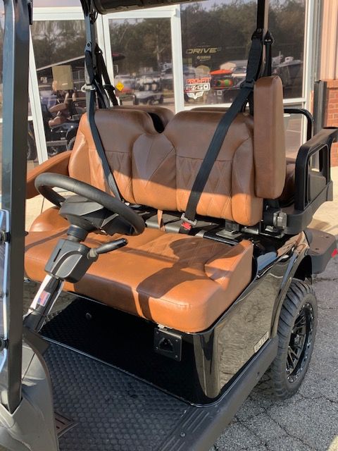 2026 E-Z-GO RXV 4 Summit XTL Elite Lithium — photo 3