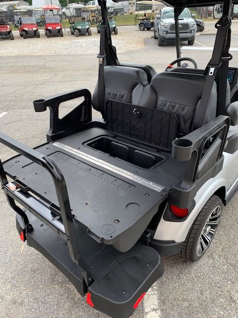 2026 E-Z-GO RXV 4 Touring STL Elite Lithium — photo 6