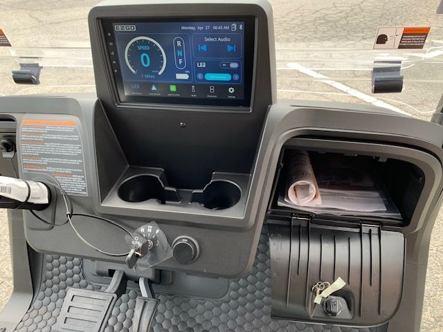 2026 E-Z-GO RXV 4 Touring STL Elite Lithium — photo 7