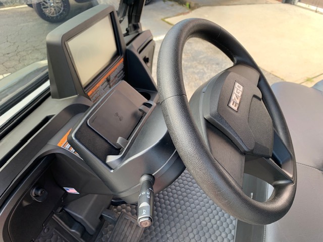 2027 E-Z-GO Liberty 4F XTL ELiTE Lithium Powertrain — photo 6