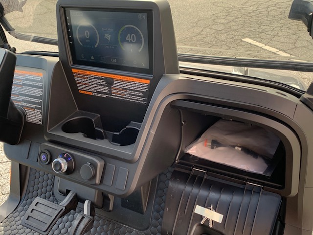 2027 E-Z-GO Liberty 4F XTL ELiTE Lithium Powertrain — photo 12