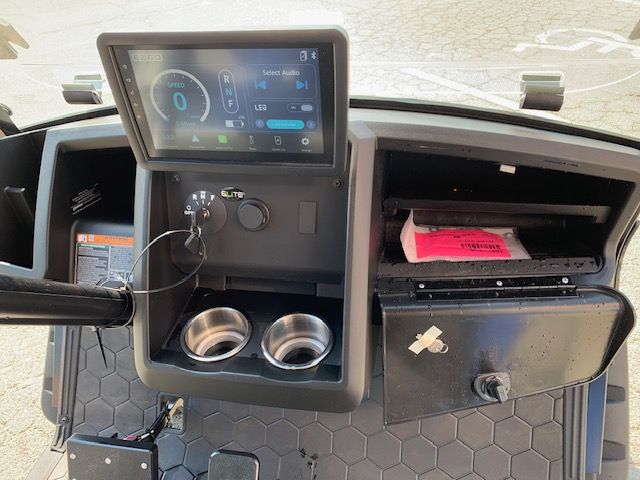 2026 E-Z-GO Liberty Summit XTL ELiTE Lithium — photo 8