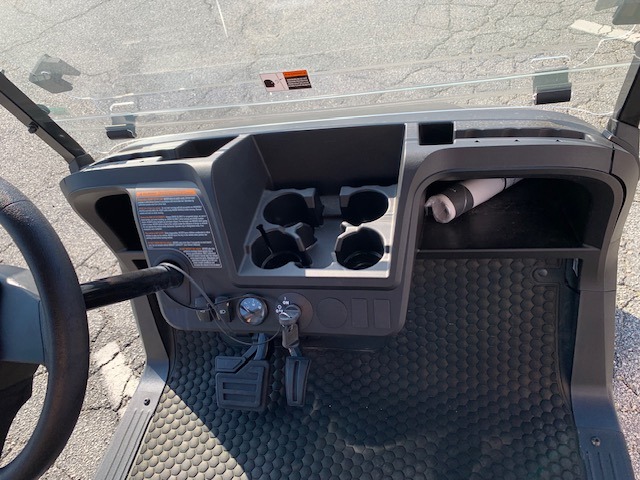 2027 E-Z-GO RXV 4 Valor S 13.5-hp Gas — photo 5