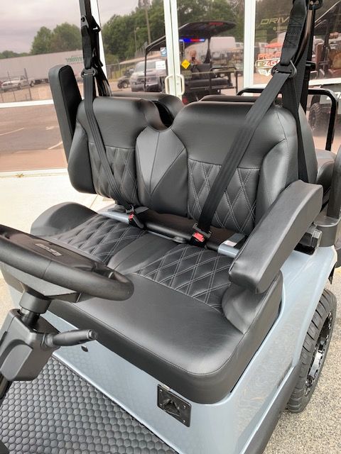2026 E-Z-GO RXV 4 Summit XTL Elite Lithium — photo 3