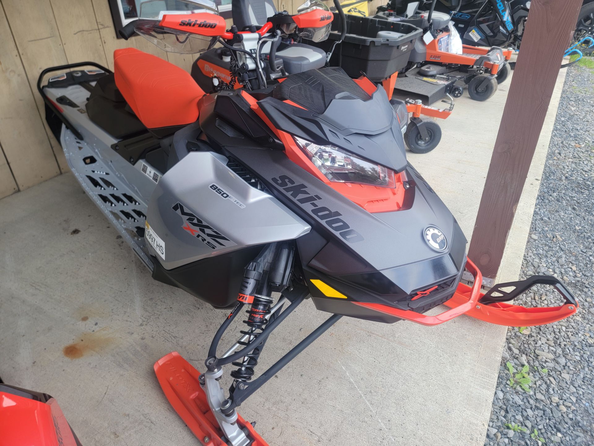 drt ラズルダズルネクスト New 2025 Ski-Doo MXZ X-RS 129 850 E-TEC ES Ice Ripper XT 1.5