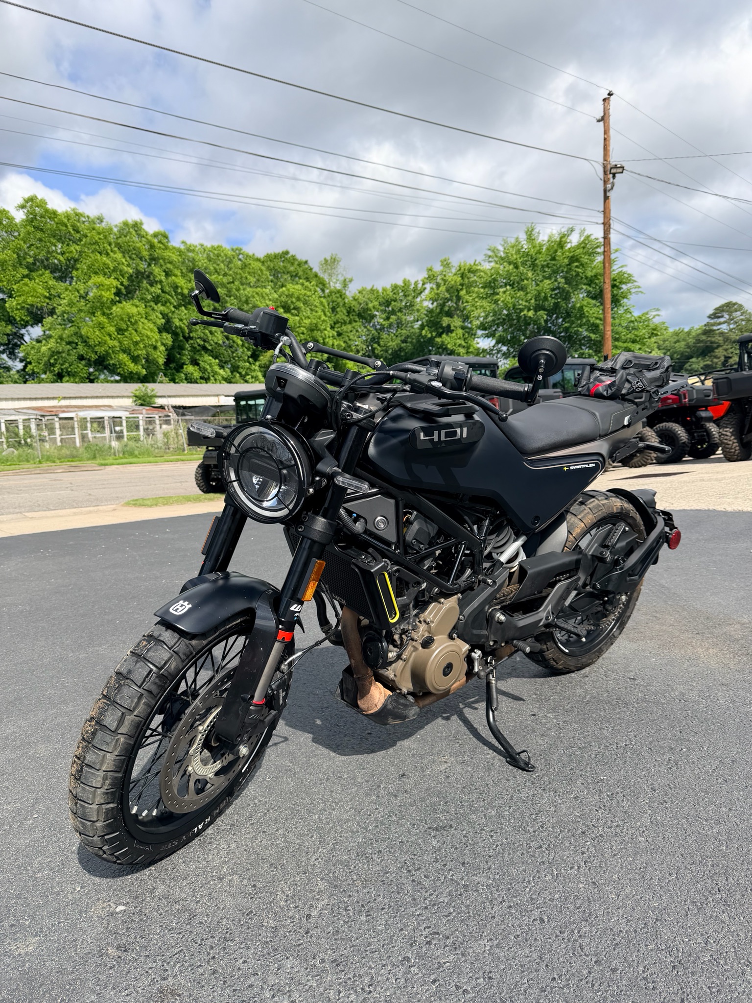 2023 Husqvarna Svartpilen 401 1