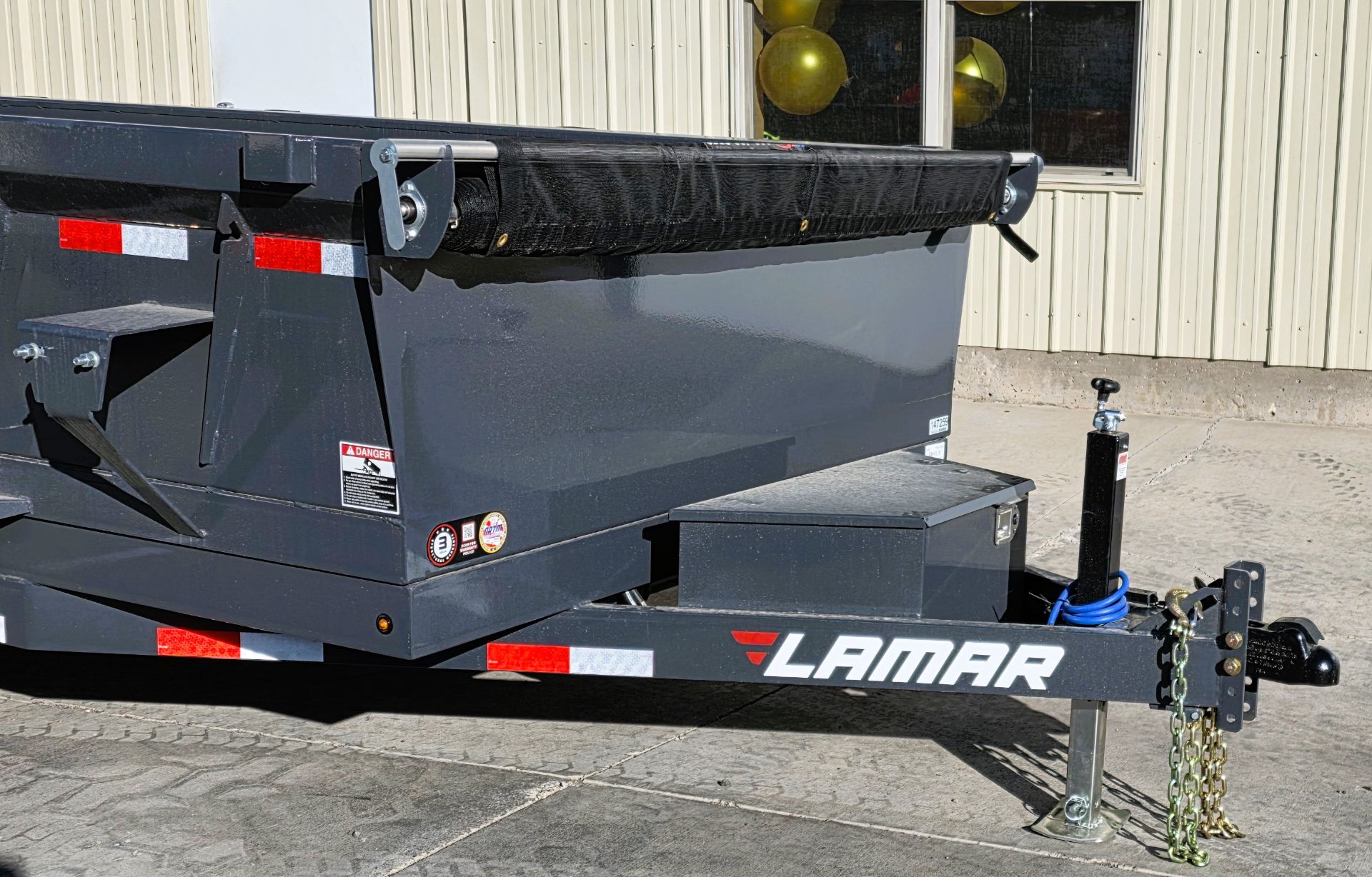 2027 Lamar photo 2