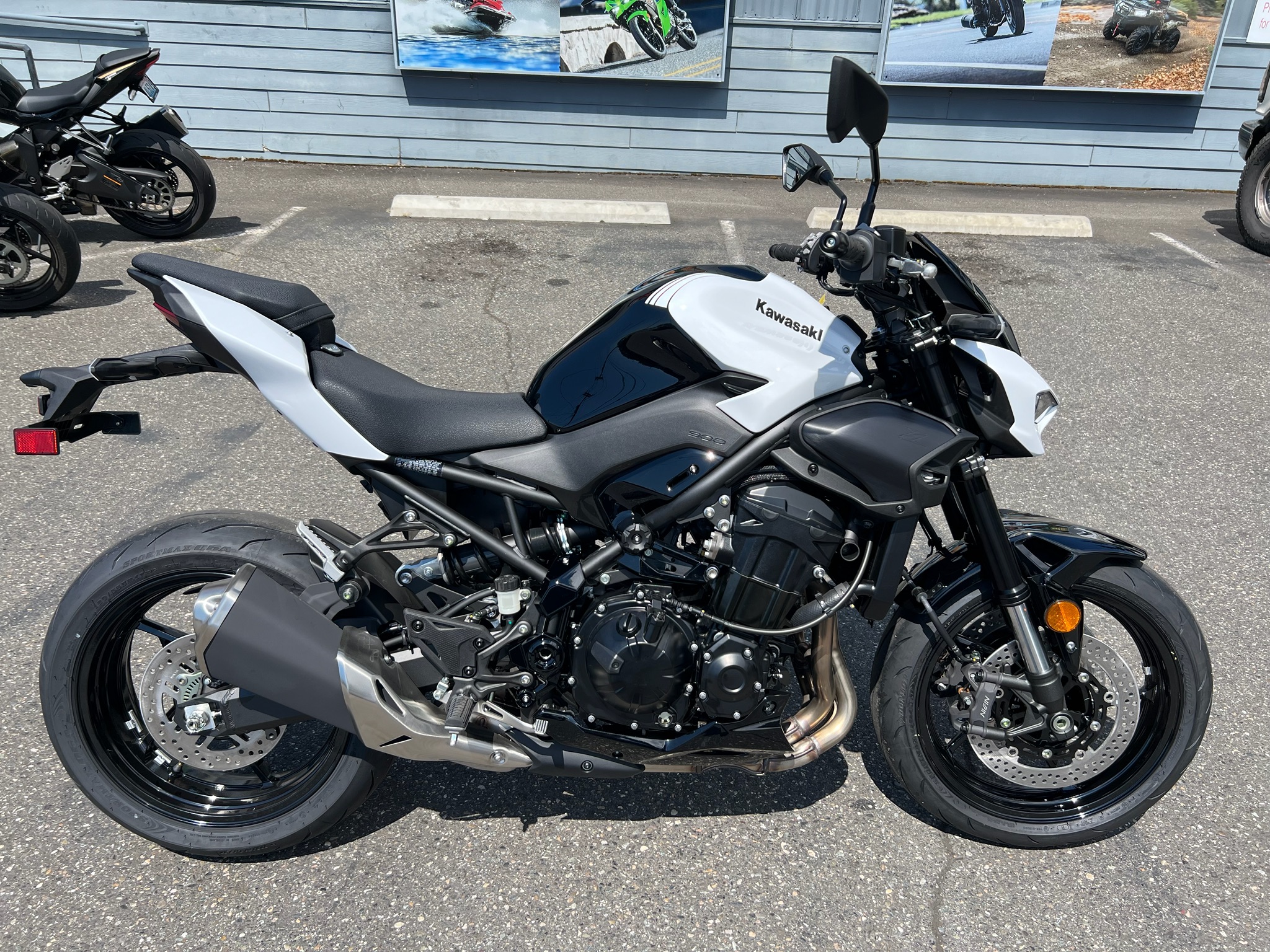 2026 Kawasaki Z900 ABS 1