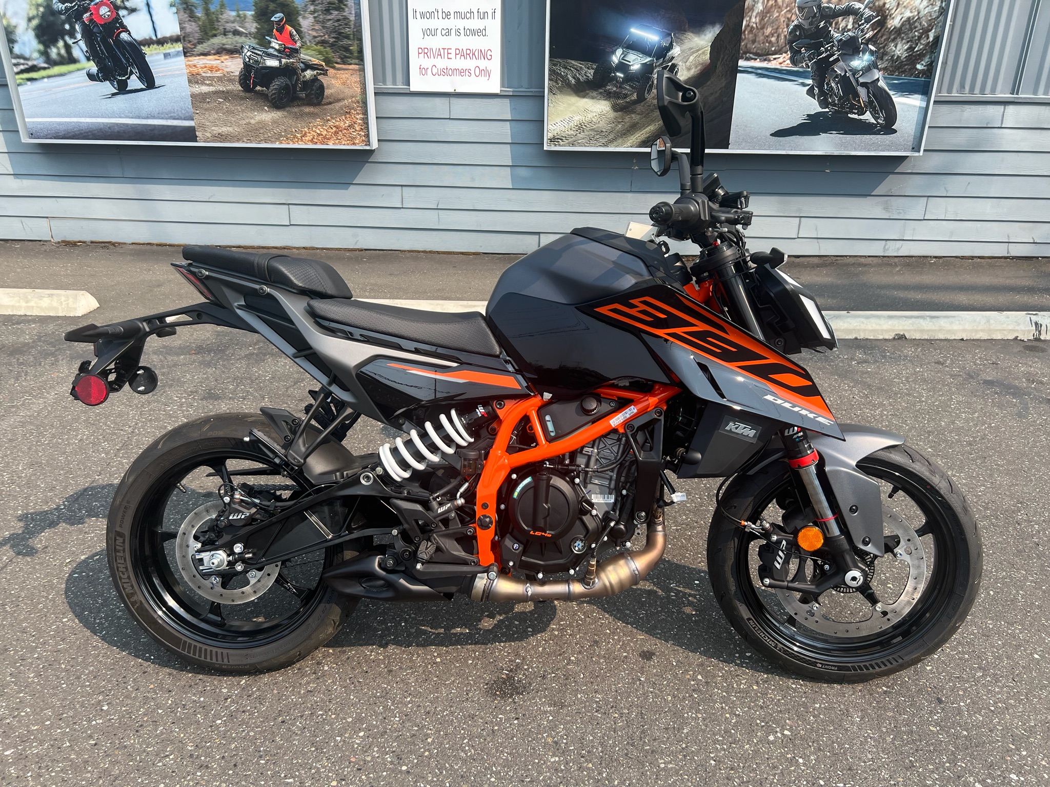 2026 KTM 390 Duke 1