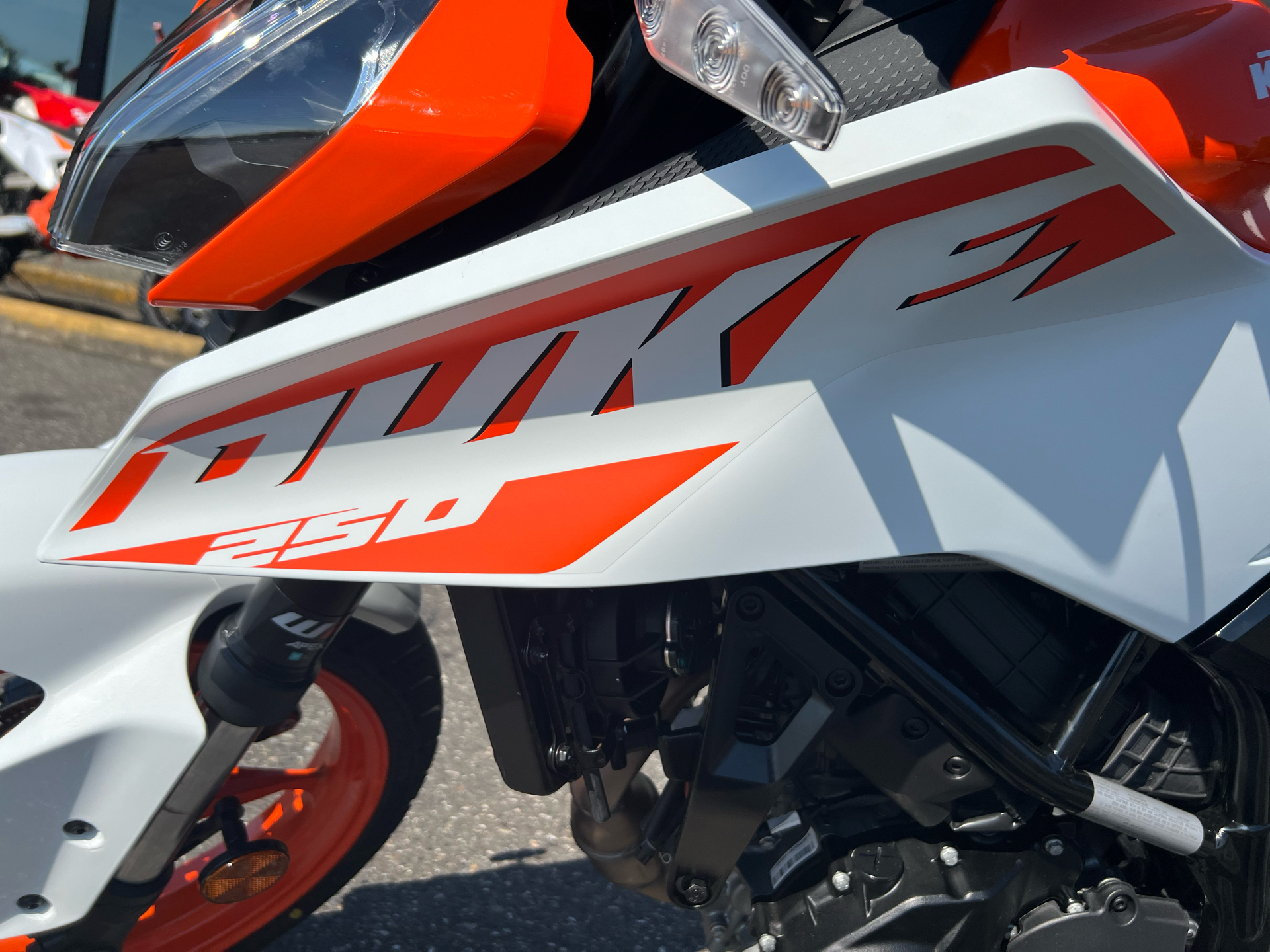 2024 KTM 250 Duke 2