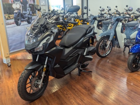 2027 Honda ADV160 — photo 1 of 29