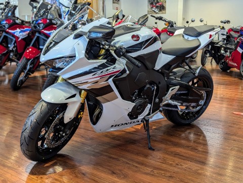 2027 Honda CBR1000RR — photo 1 of 23
