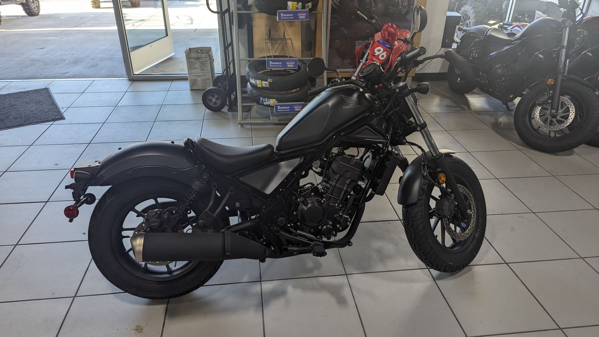 2025 Honda Rebel 300 6