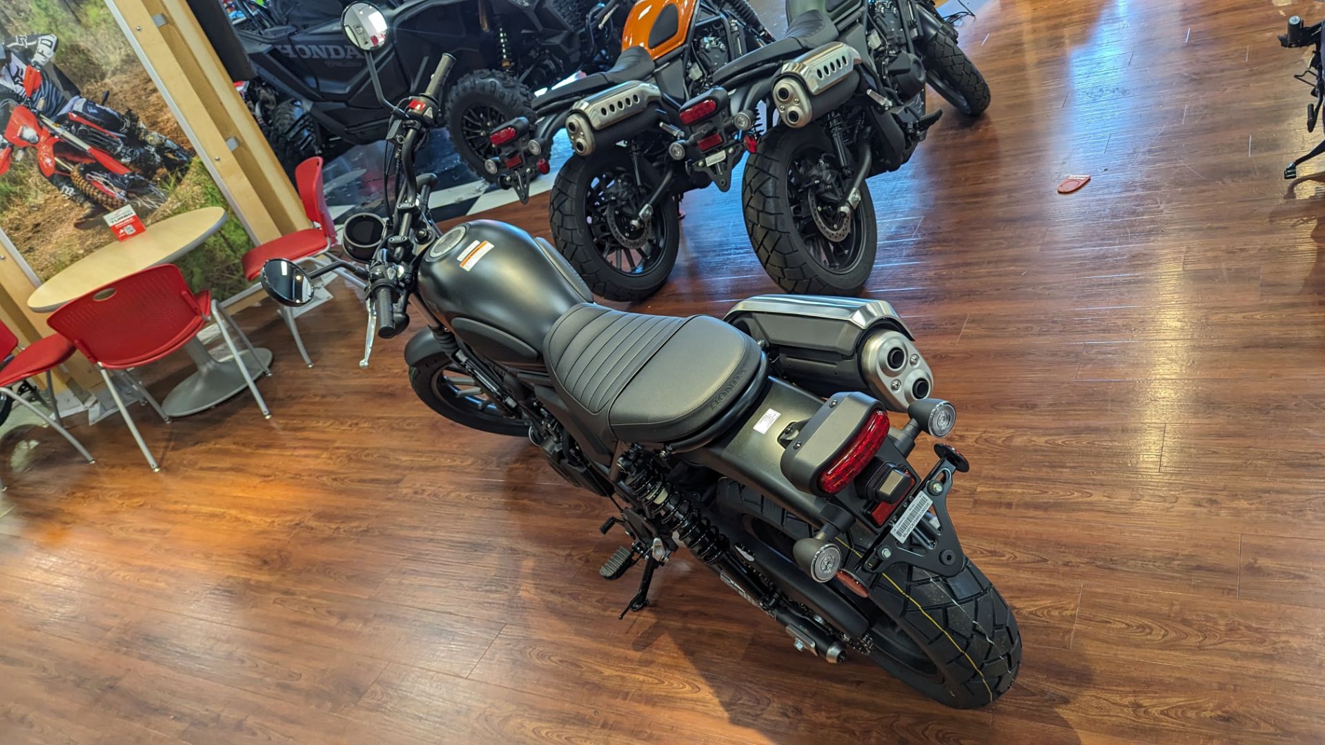 2025 Honda SCL500 3