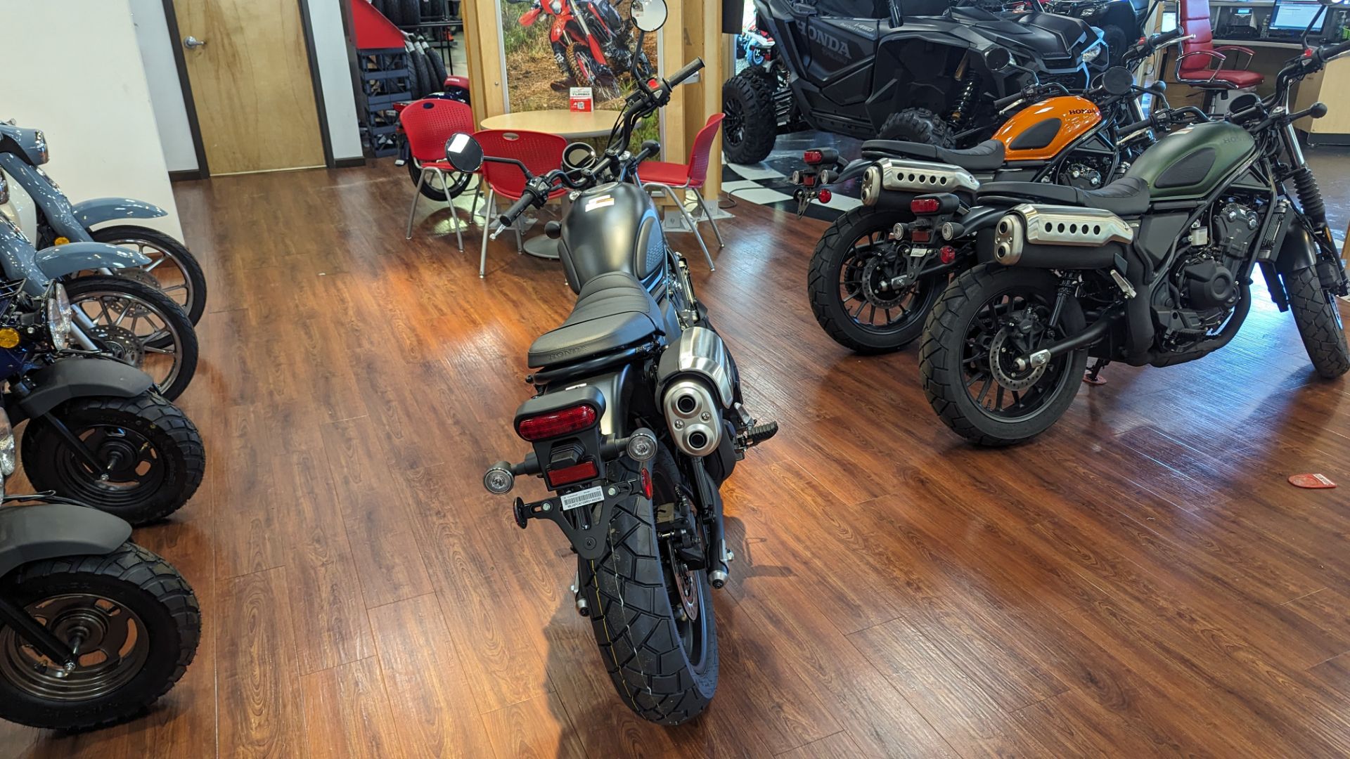 2025 Honda SCL500 4